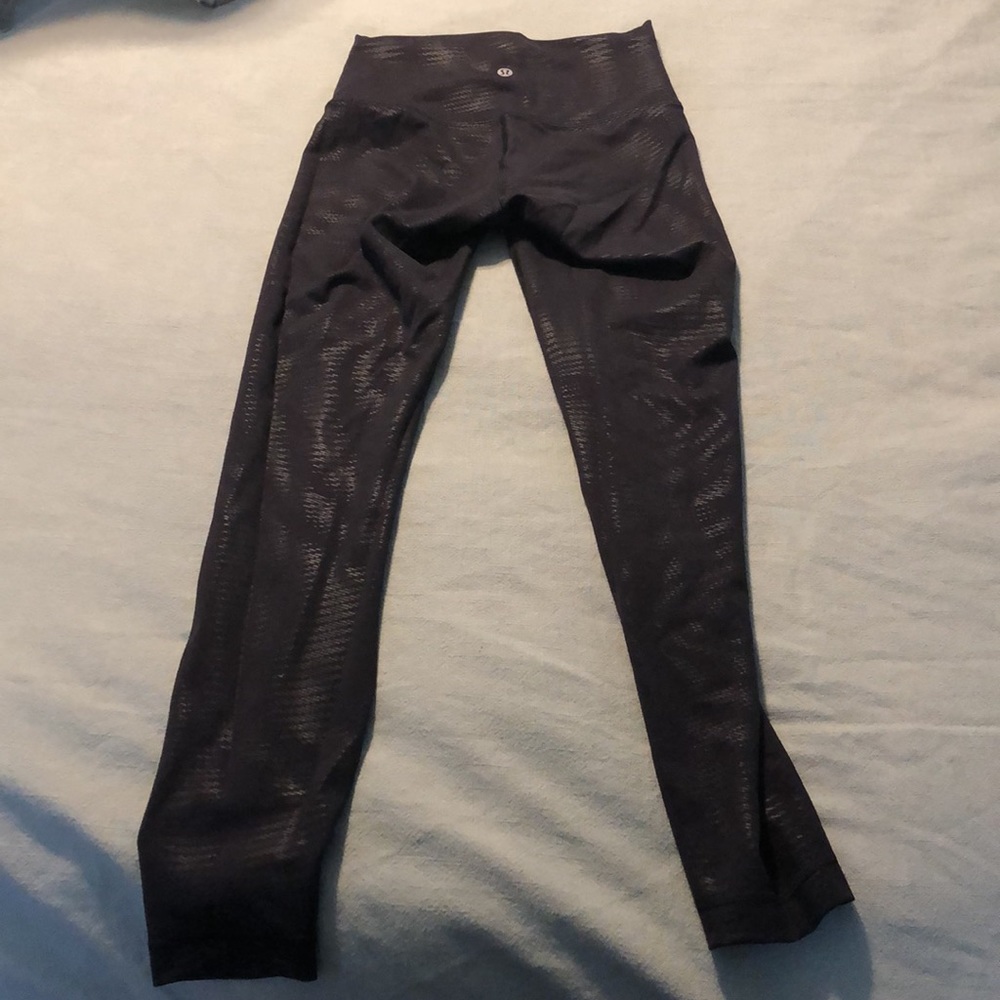 Lululemon leggings size 4 - Picture 2 of 5